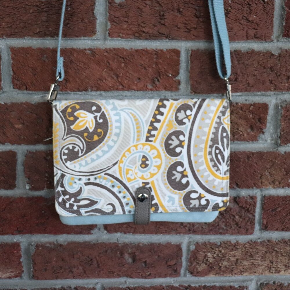 thirty one  * crossbody * smaller purse / bag * clutch * blue / yellow